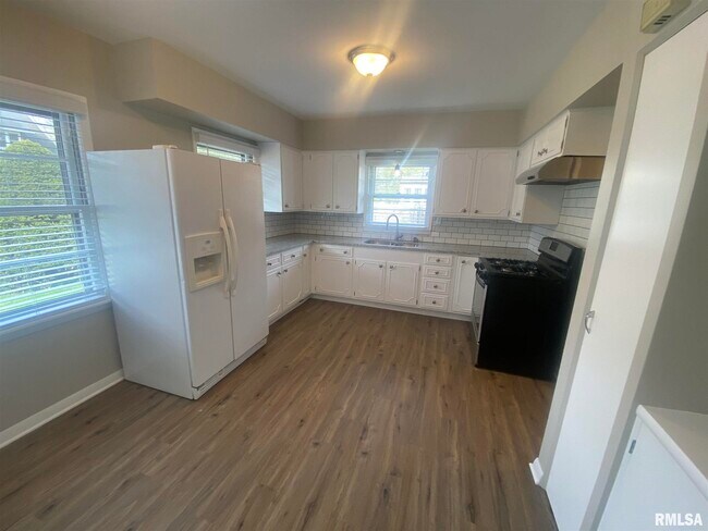 Foto del edificio - 2733 E 18th St