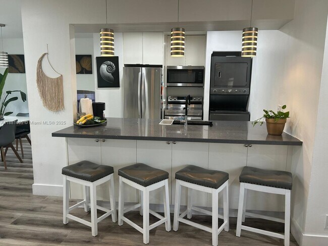 Foto del edificio - 365 SW 86th Ave