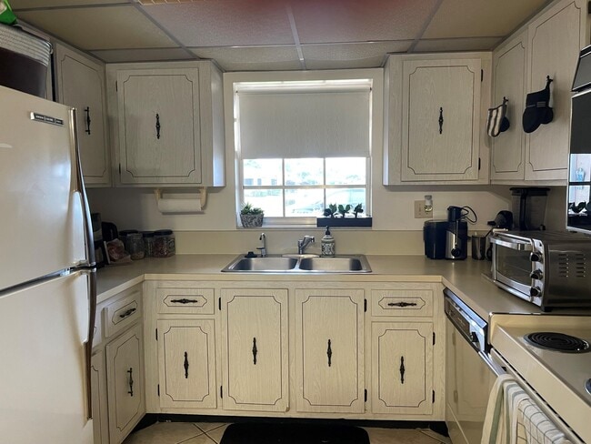 Foto del edificio - 14676 Canalview Dr