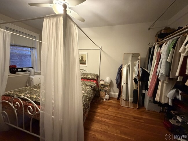 Building Photo - 11 Gray St