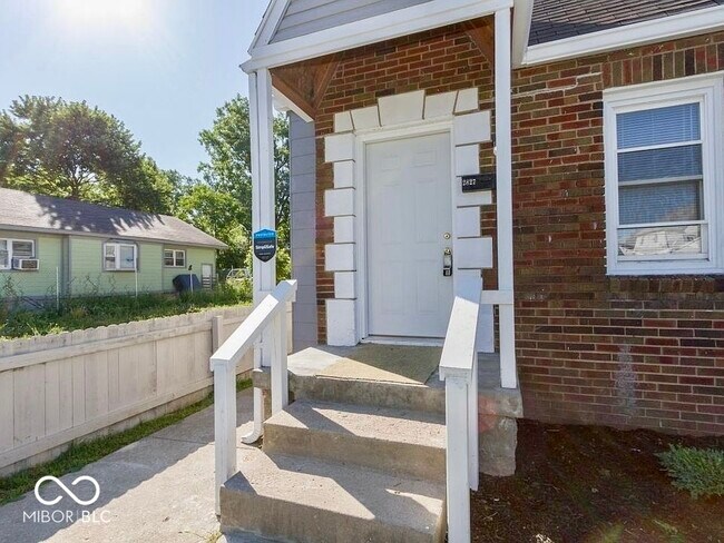 Foto del edificio - 2827 E Brookside Ave
