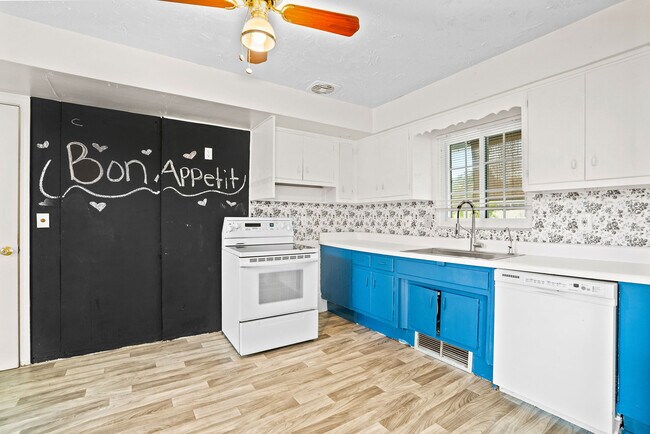 Foto del edificio - 1501 S Betty Ln