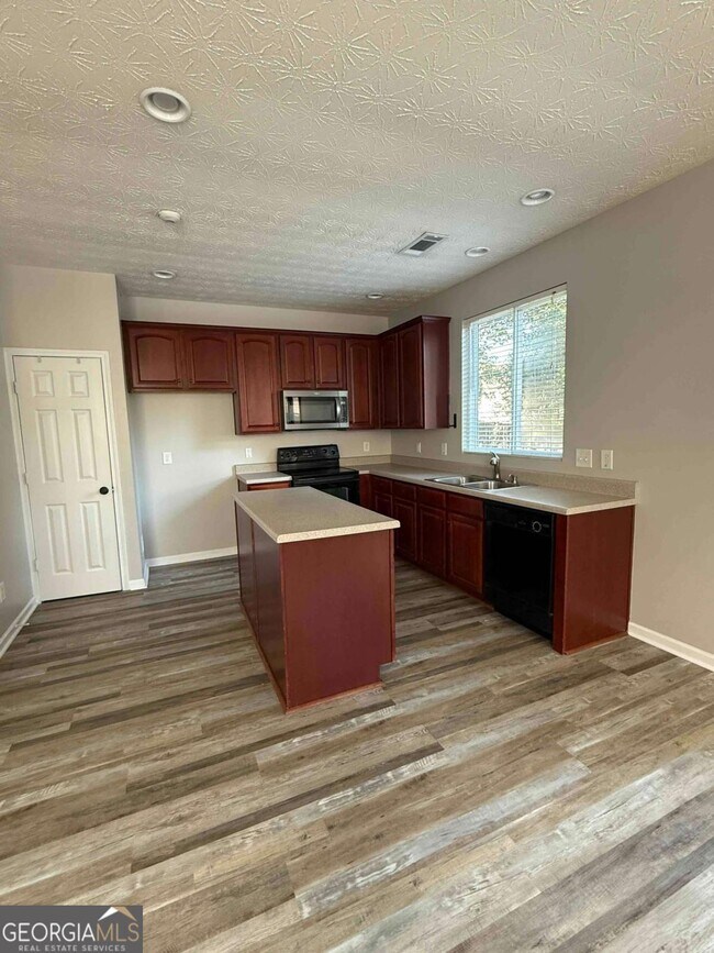 Foto del edificio - 503 Sautee Pl