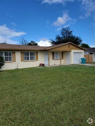 Building Photo - 4285 Solomon Dr