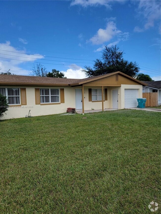 Building Photo - 4285 Solomon Dr