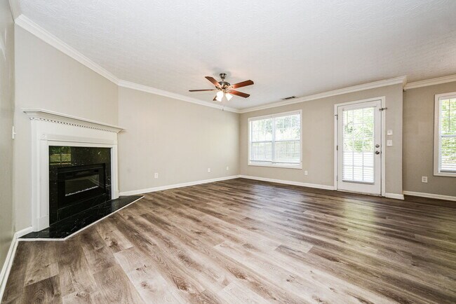 Foto del edificio - 145 Trelawney Ln