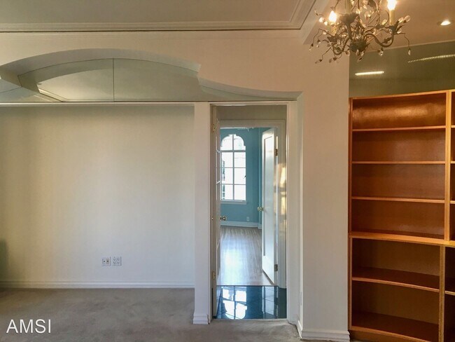 Building Photo - 1 br, 1 bath House - 1950 Gough Street #505