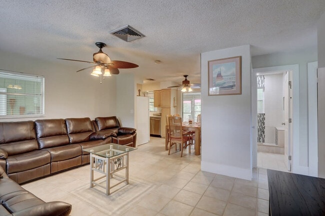 Building Photo - 10325 Tarrah Ln