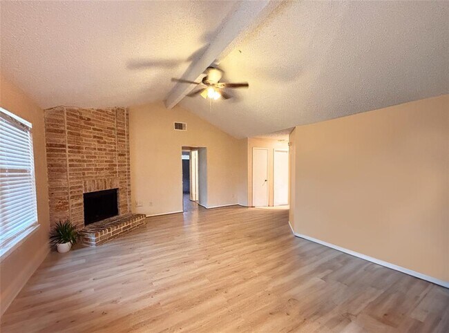 Foto del edificio - 1019 Three Forks Dr