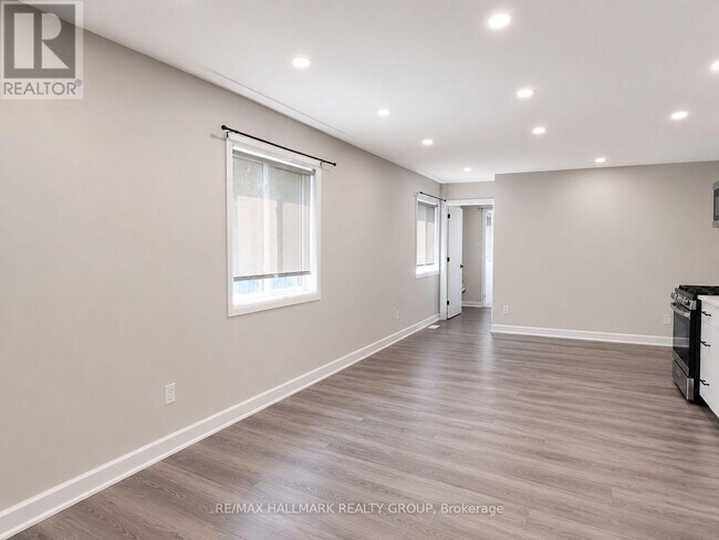 Building Photo - 131 Camelia Ave