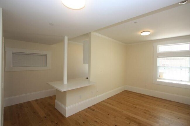 Building Photo - bedroom in San Francisco CA 94110