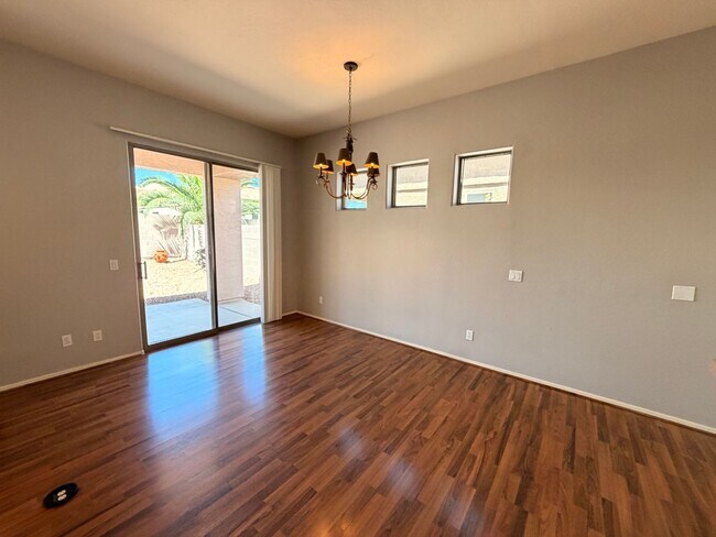 Building Photo - Single Story Gated Community Peoria Home *NEW* carpet!