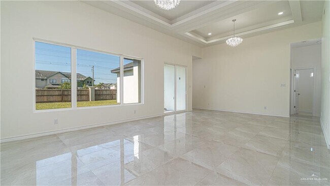 Building Photo - 2804 Magnolia Dr