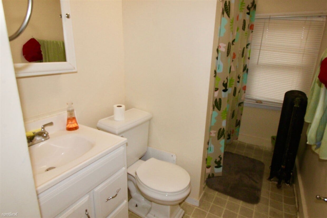 Building Photo - Studio, 1 bath  - 820 E Kingsley St Apt 5 #5