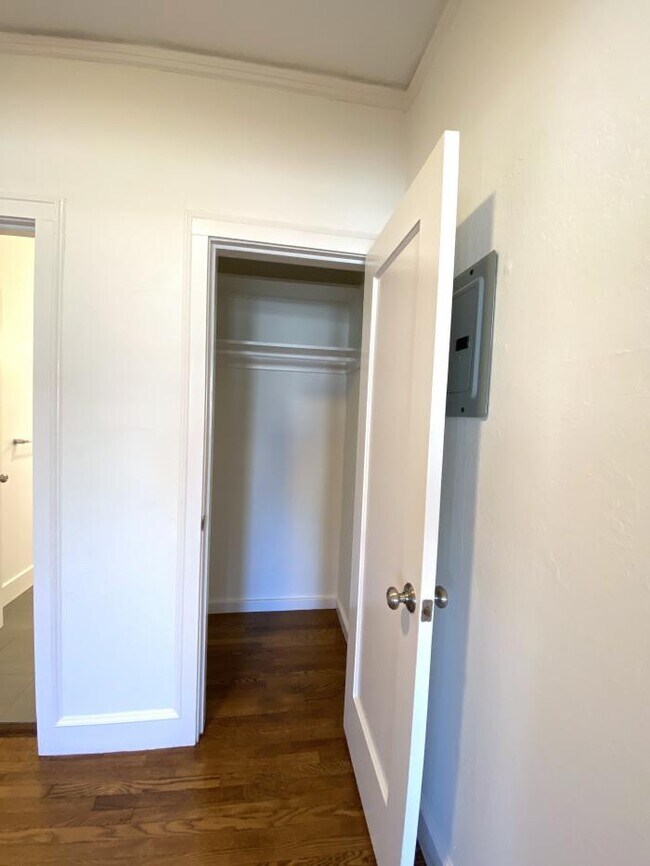 Building Photo - 1 bedroom in San Francisco CA 94115