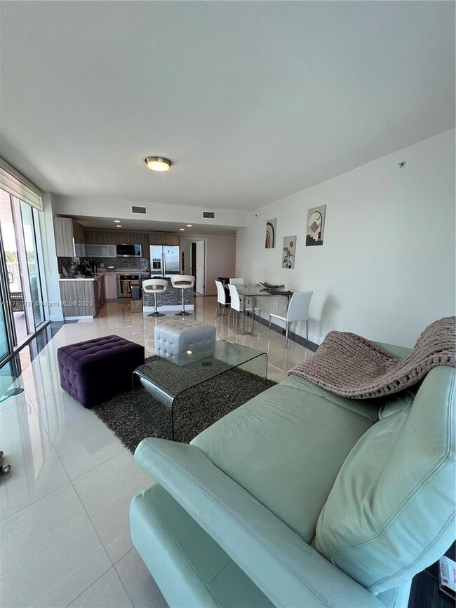 Foto del edificio - 6700 Indian Creek Dr