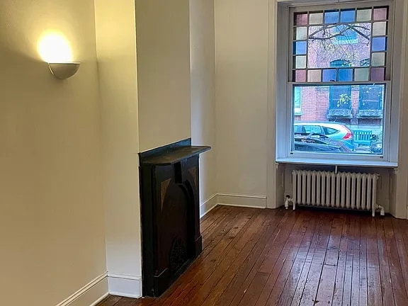 Living room - 826 N Woodstock St