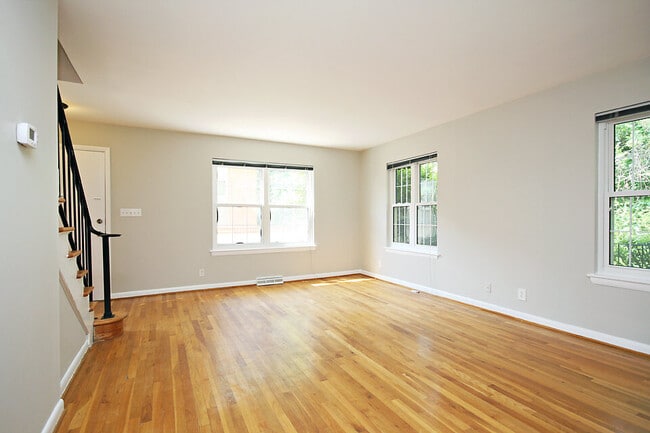 Living Room - 2430 Arlington Blvd