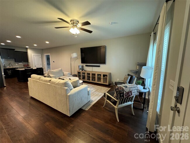 Foto del edificio - 3595 Still Knoll Ln