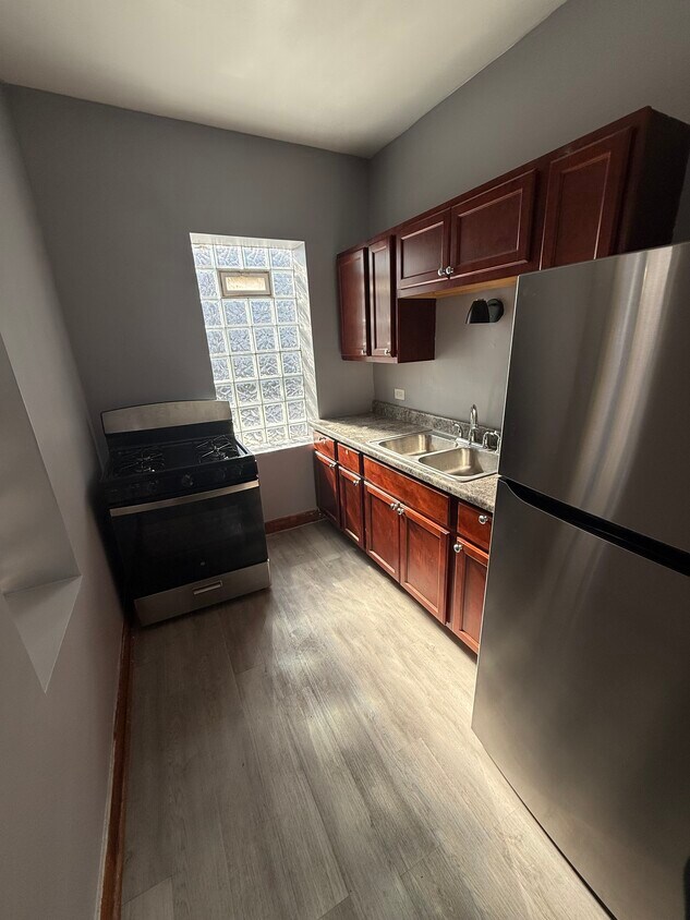 Foto principal - 1142 S Francisco Ave