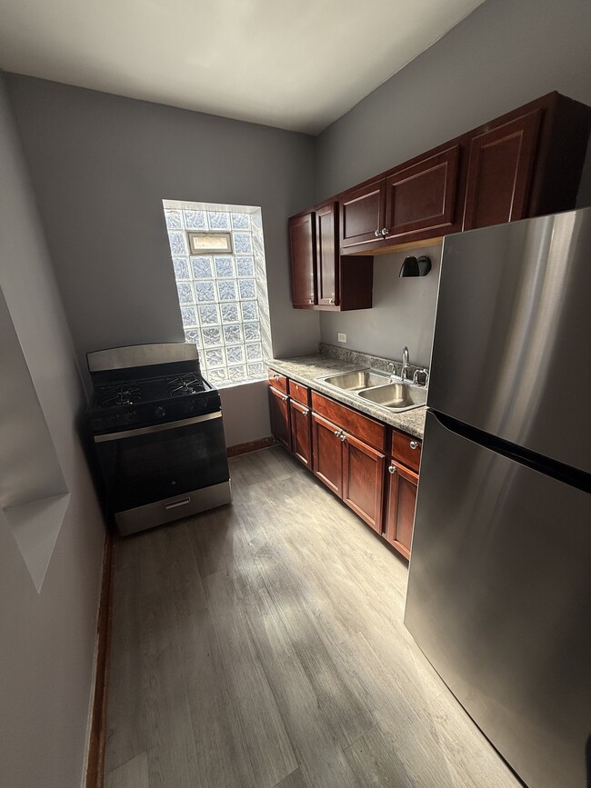 Building Photo - 1142 S Francisco Ave