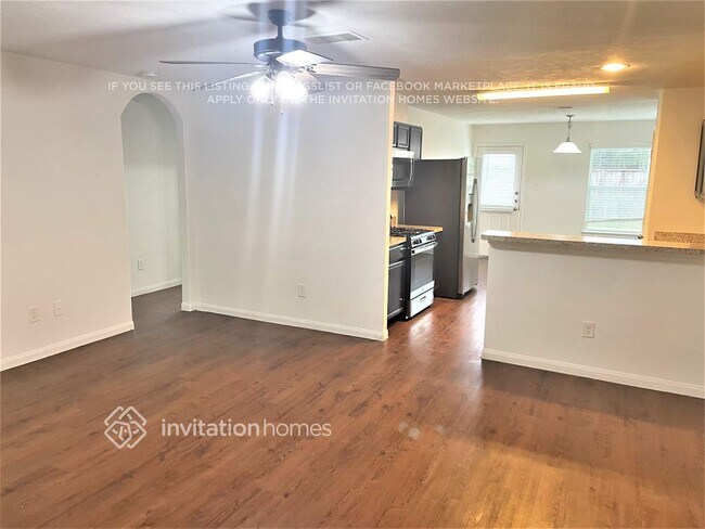 Foto del edificio - 16371 Royal Stone Ln