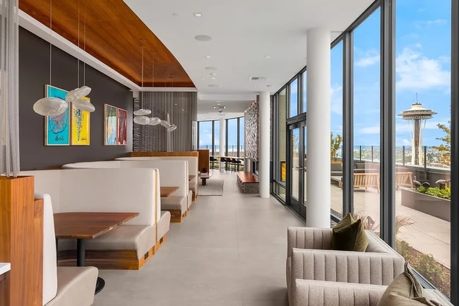 Building Photo - 2510 6th Ave