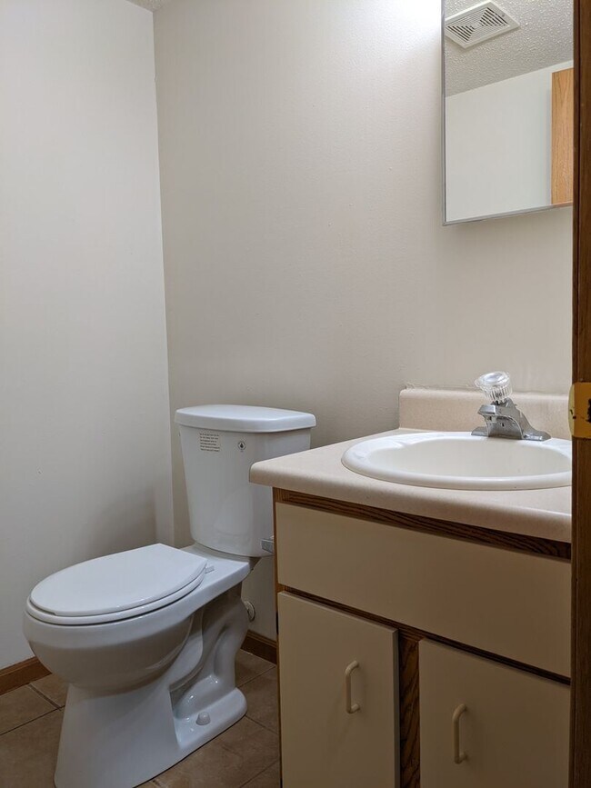 Foto del edificio - 4 Bedroom 1.5 bath house for rent