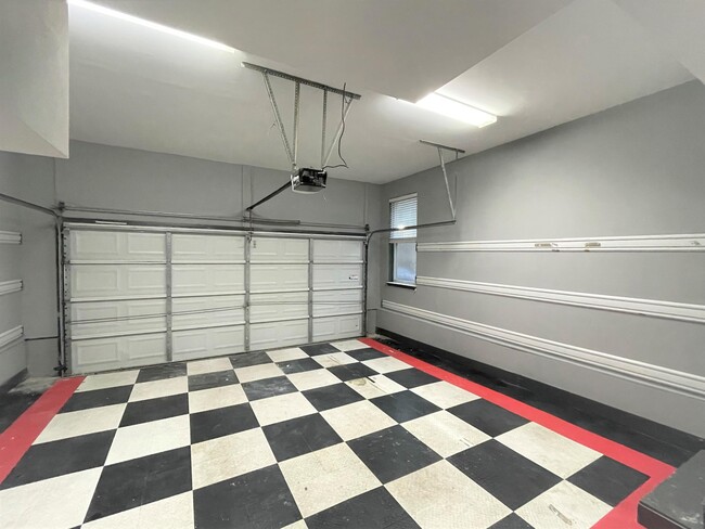 Photo - 400 Ava Way NE House