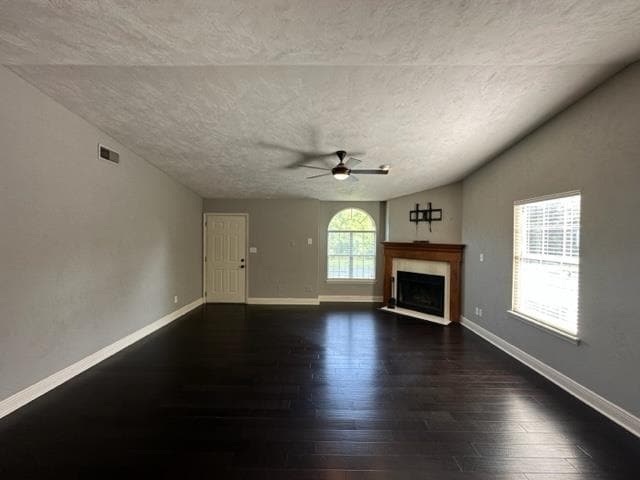Foto del edificio - 4187 Red Oak Dr