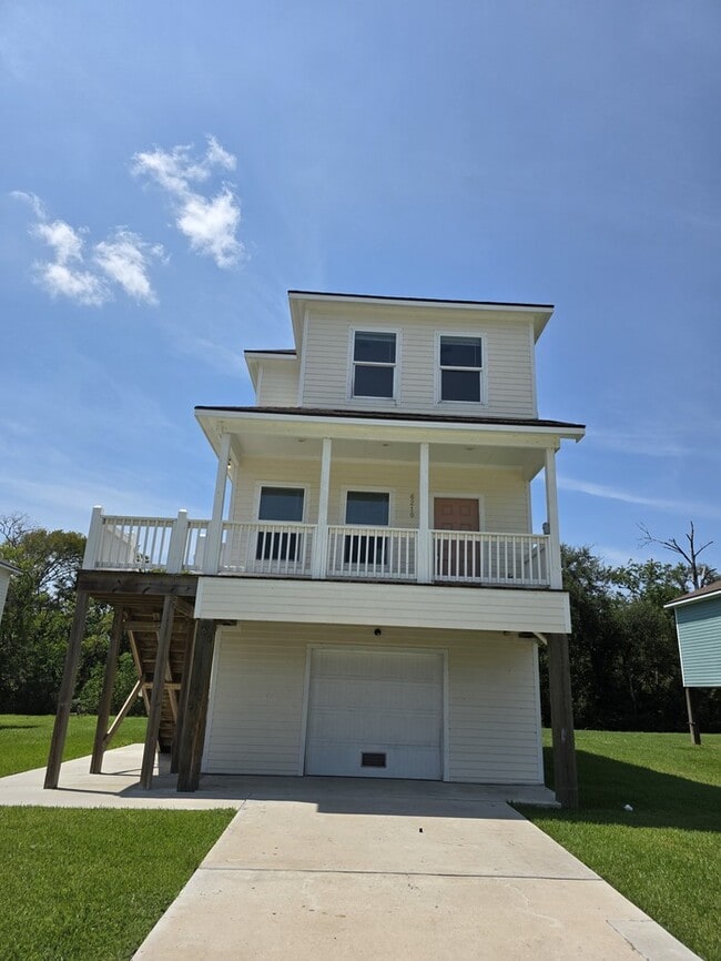 Building Photo - 6210 Lacey Oak Dr