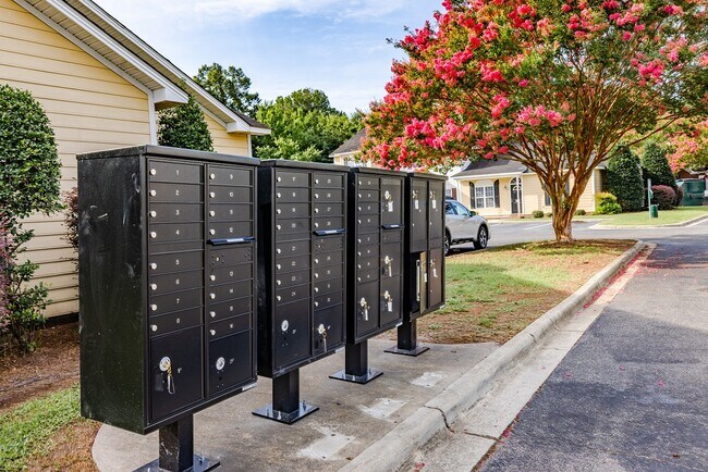 Foto del edificio - Sterling Pointe Town Homes