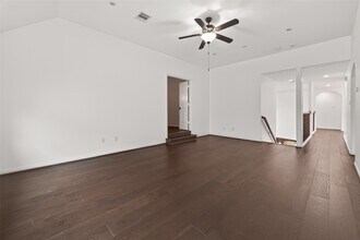 Building Photo - 2727 Carriage Hollow Ln