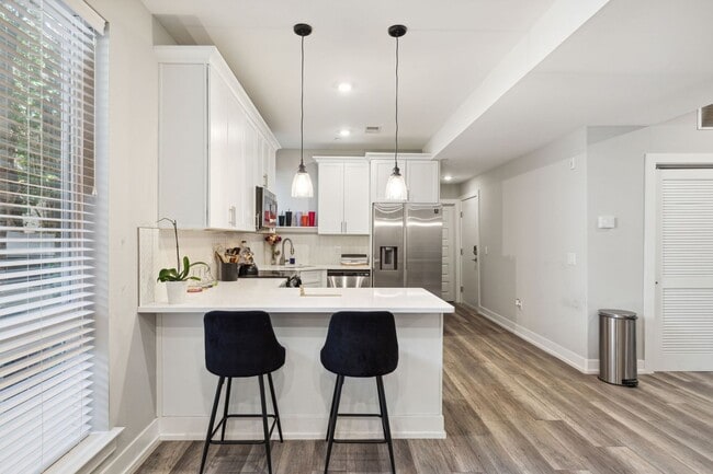 Building Photo - 2 bed/ 2 bath Unit | Francisville