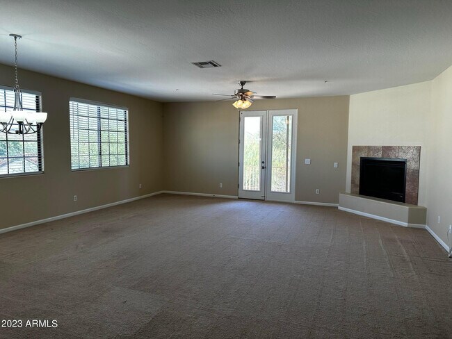 Foto del edificio - 16729 E Westby Dr