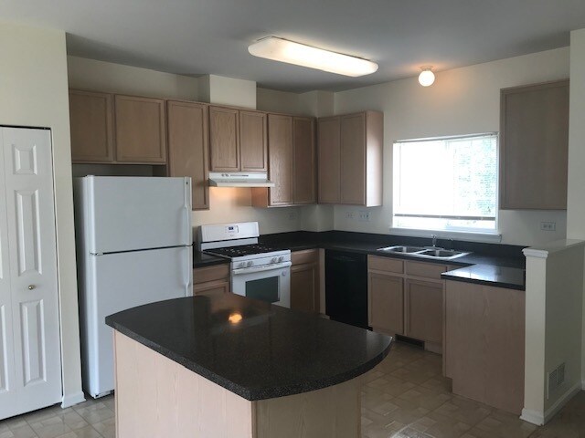 Foto del edificio - 2444 Daybreak Ct