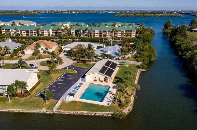 Building Photo - 1935 Cobia Dr