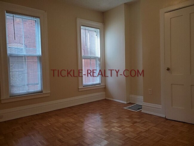 Building Photo - 103 Troup St