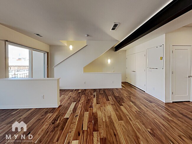 Foto del edificio - 990 W 9th Ave