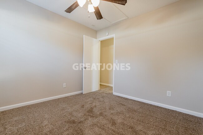 Building Photo - Charming 3 Bedroom in Columbia!