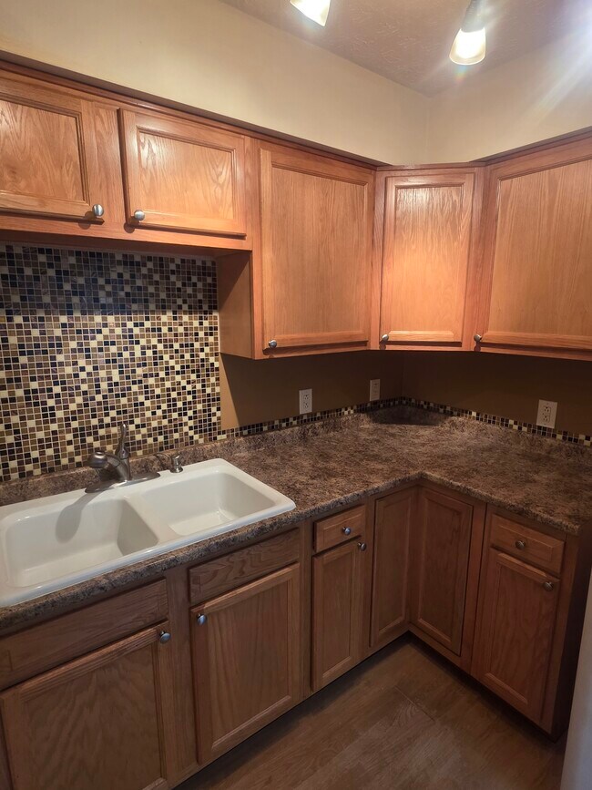 Cocina - 338 Cluster Ave
