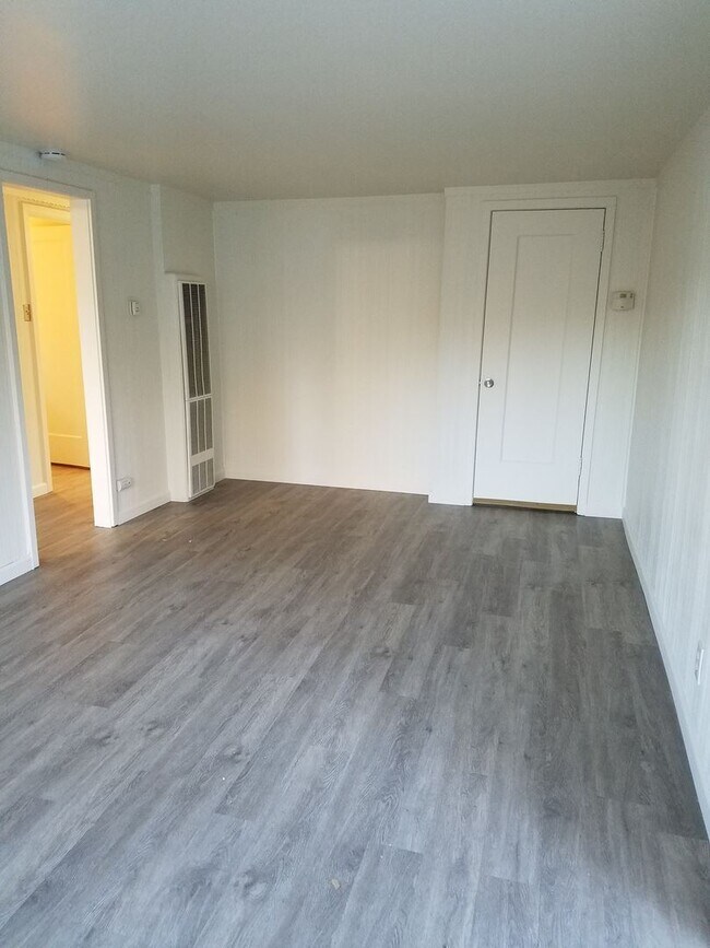 Building Photo - 1 br, 1 bath House - 5014 San Fransisco Blvd.