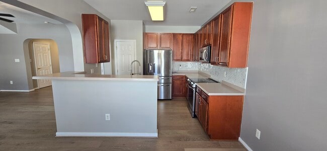 Building Photo - 848 Parkland Pl