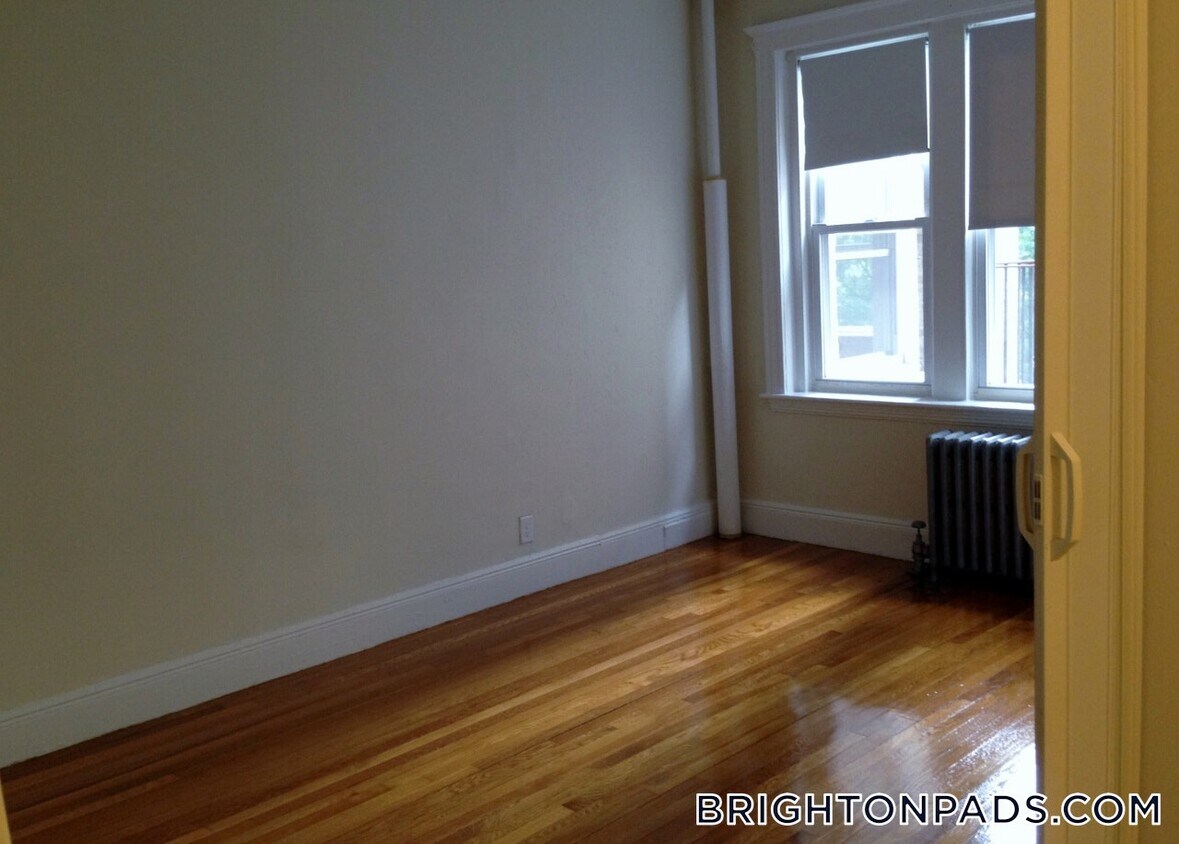 Foto principal - 1810 Commonwealth Ave