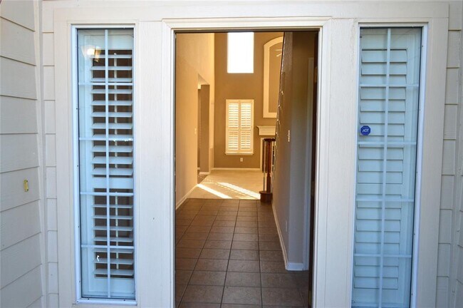 Building Photo - 12430 Taylorwood Ln