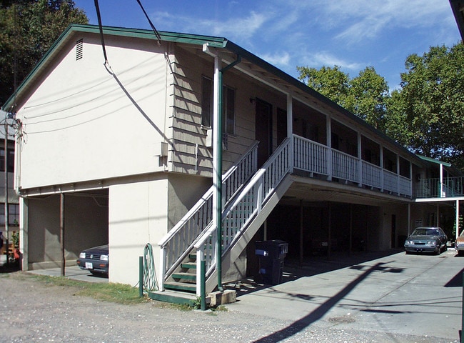 Building Photo - D Street Apartments