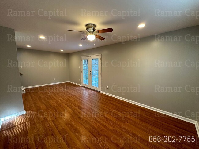 Building Photo - 3 Bedroom 1 Bath corner townhouse in Sickl...