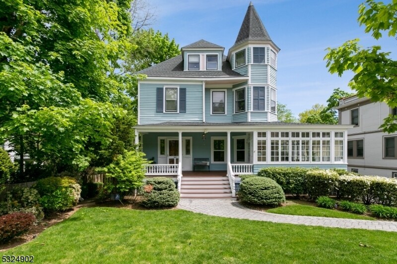 Foto principal - 305 N Mountain Ave