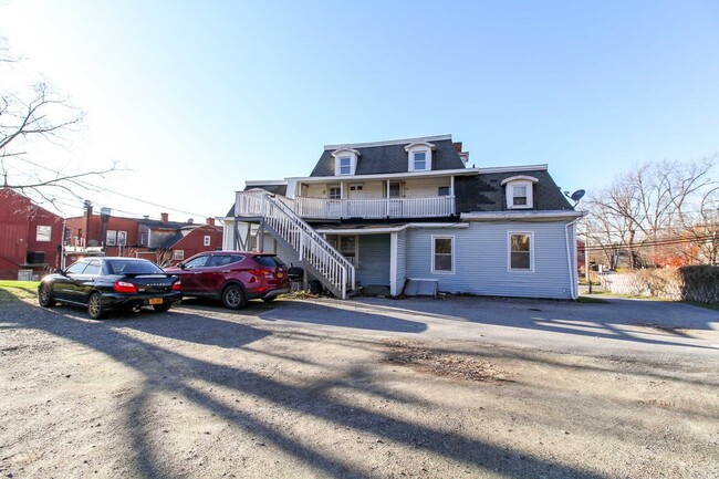 Building Photo - 152 Fishkill Ave