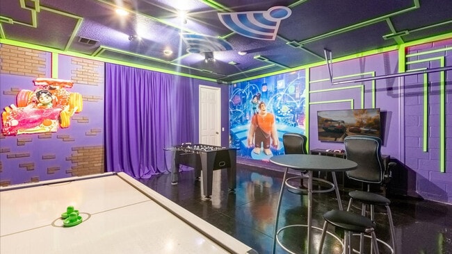 Building Photo - 2089 Tropical Palms Cir